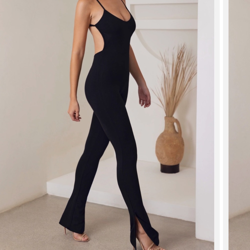 Oh Polly Neoma Scoop Neck Backless Jumpsuit in Black